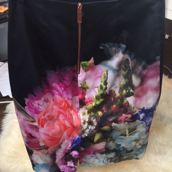 Ted Baker Floral Navy Pencil Skirt 1 - Picture 5 of 8